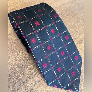 Roberto Villini Couture 100% Silk Geometric Patterned Tie